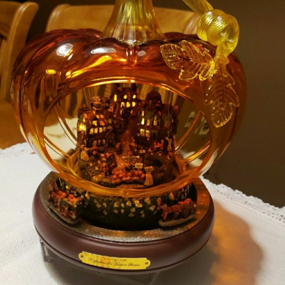 THOMAS KINKADE *Reflections Of A Harvest Season* Illuminated Glass Pumpkin
